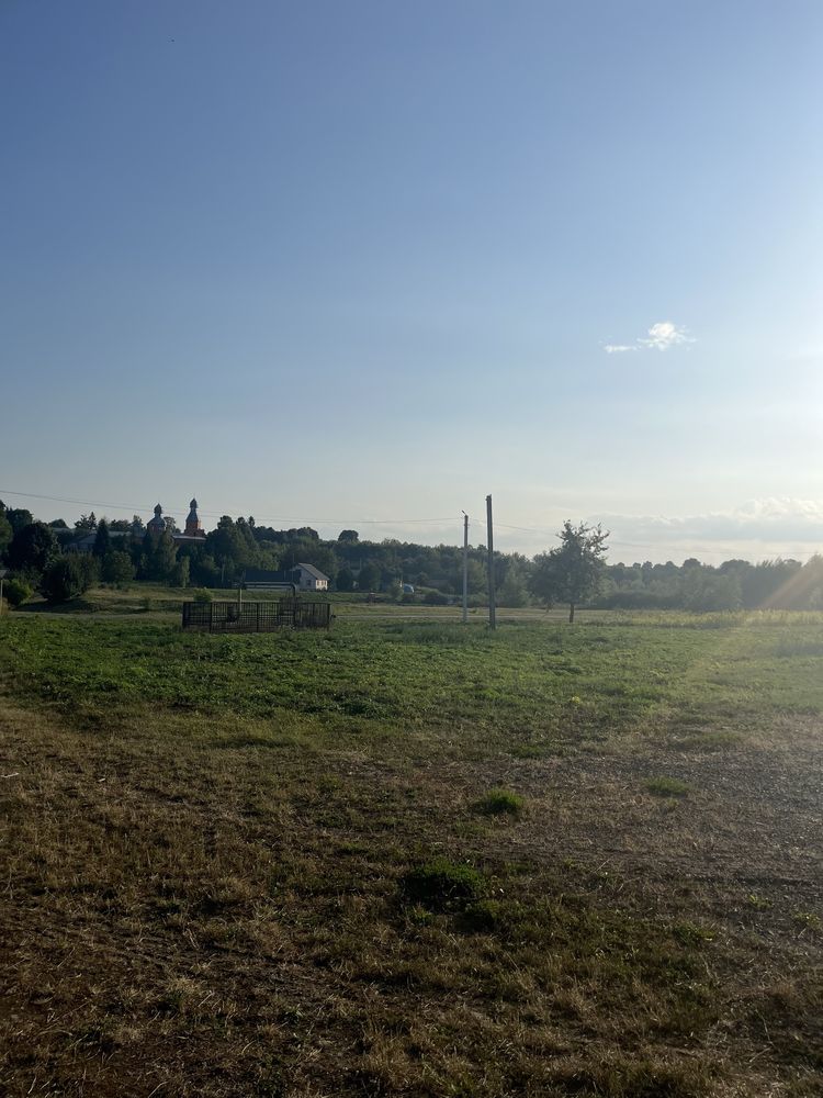 Ділянка в центрі села Лаврів