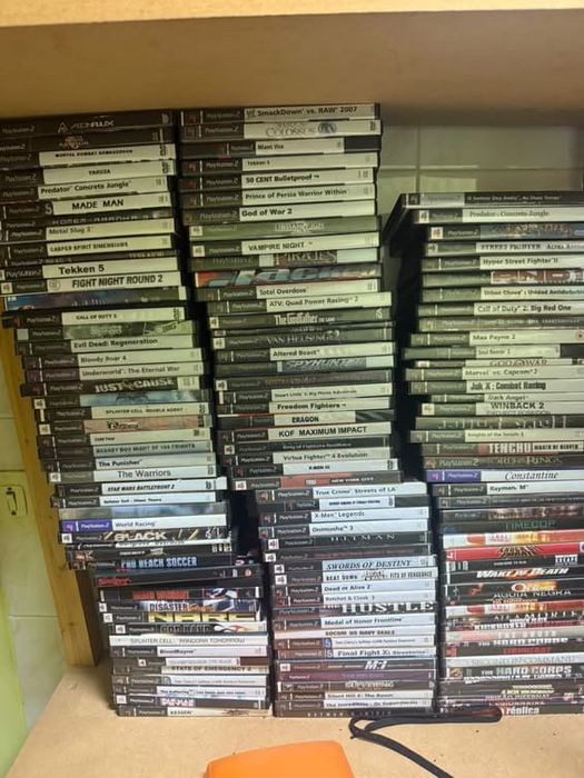 Vendo jogos ps2.
