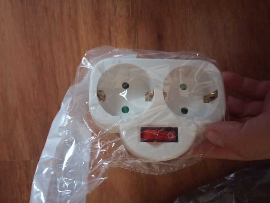 Rozgałęźnik do gniazdka.