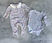 Komplet pajac piżamka + body Next Mothercare rozm 56 62 kwiatki