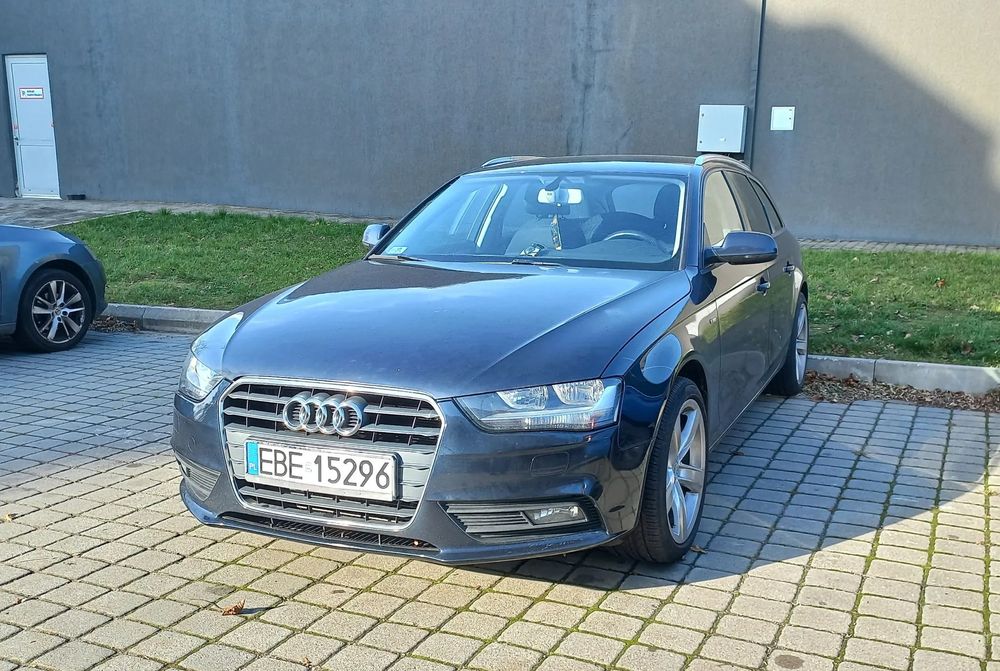 Audi A4 AUDI A4 B8 2.0TDI 143KM