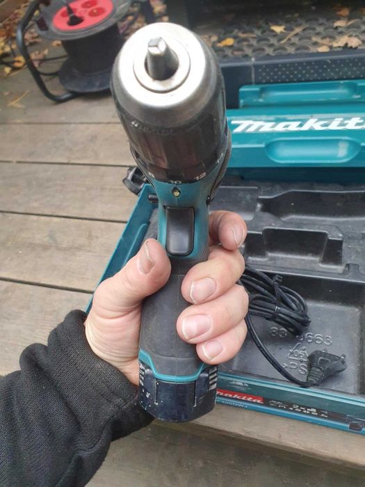 Wkretarka Makita DF330D komplet 10,8V bateria ladowarka walizka