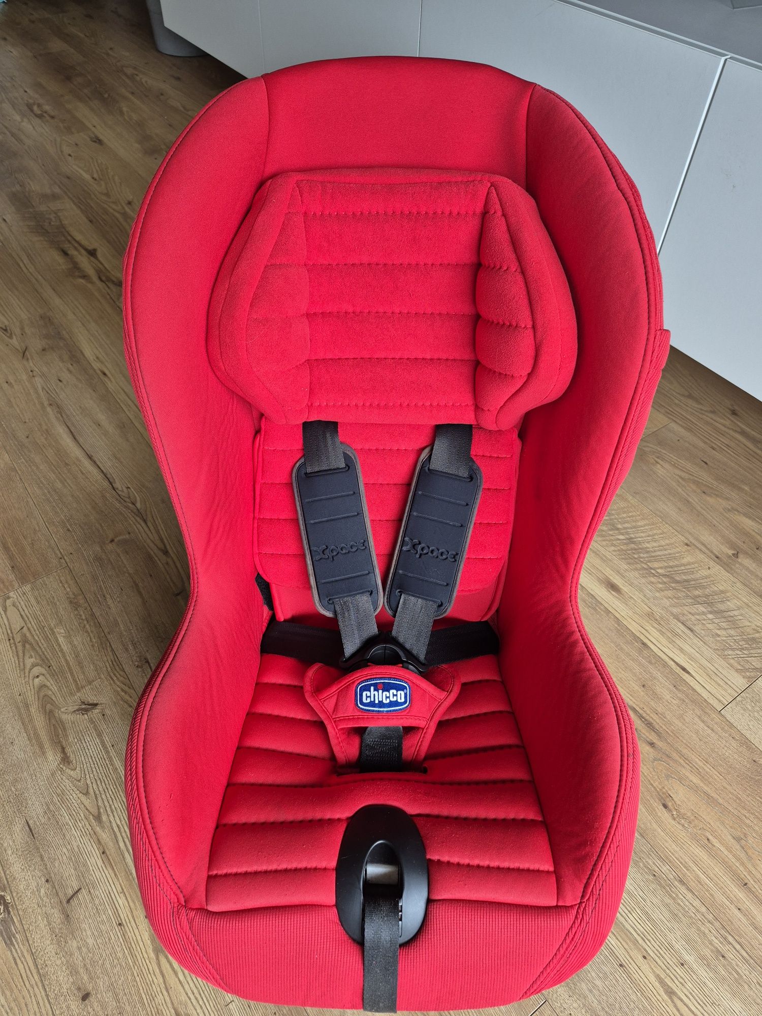 Fotelik Samochodowy chicco 9-18 kg