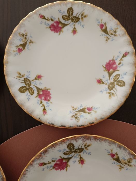 Zestaw talerzy deserowych