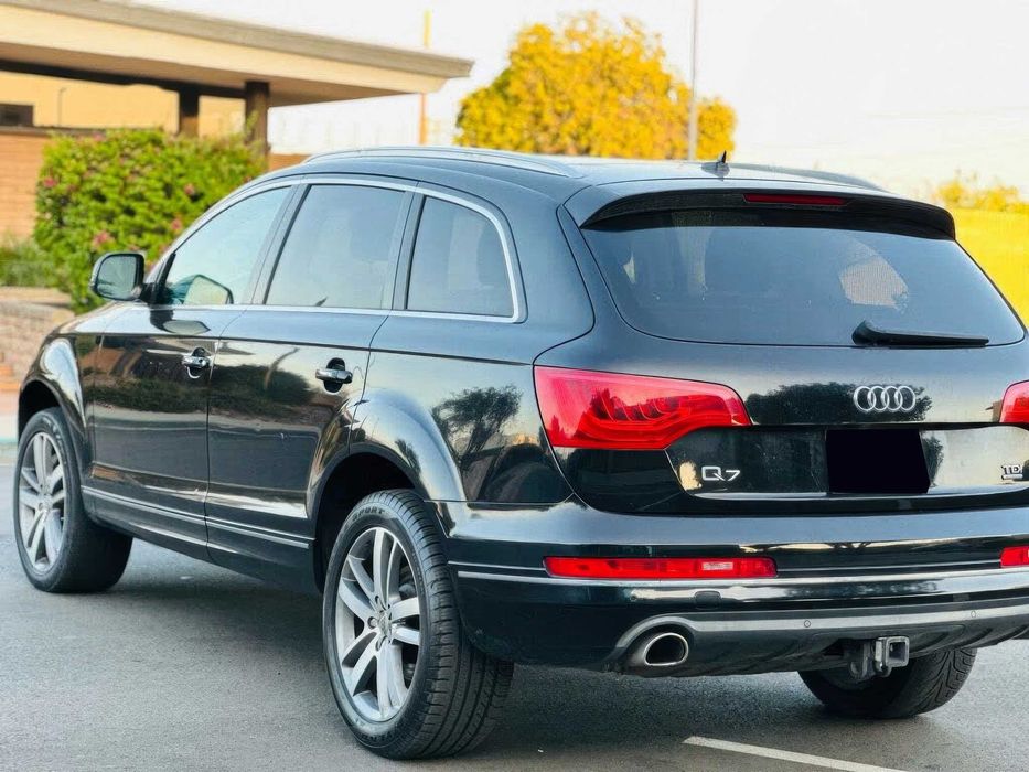 Audi Q7      2014
