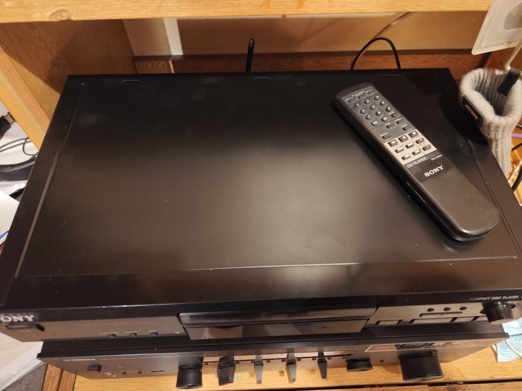 Odtwarzacz CD Sony Cdp xe320+pilot, sprawny