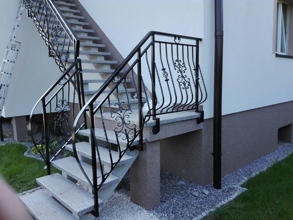 Bramy, balustrady, ogrodzenia kute