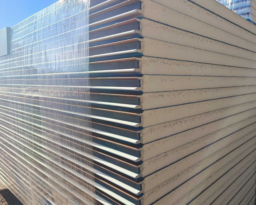 Tanie płyty warstwowe / Izolacyjne / PIR PUR WEŁNA / Transport