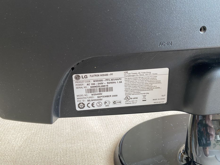 Монітор LG W2043SV