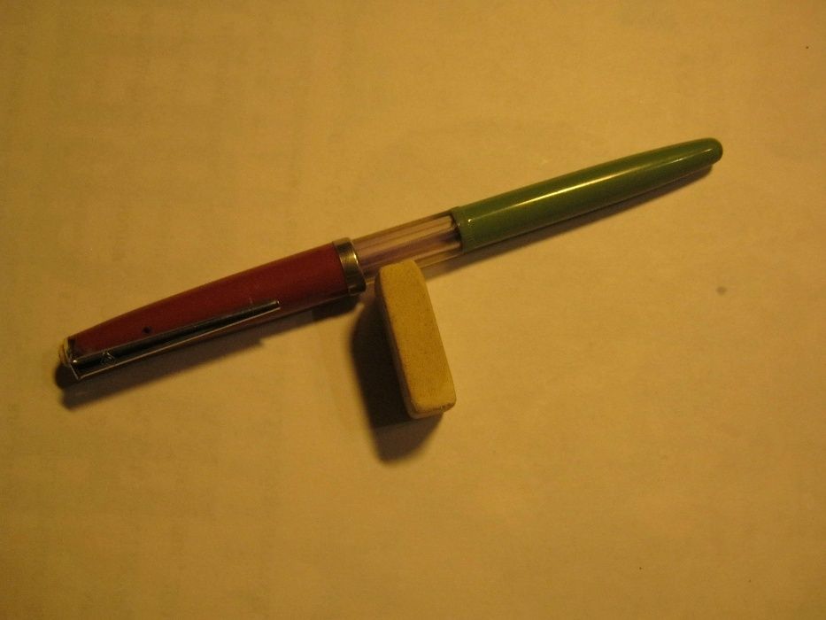 Перьевая чернильная  ручка из СССР