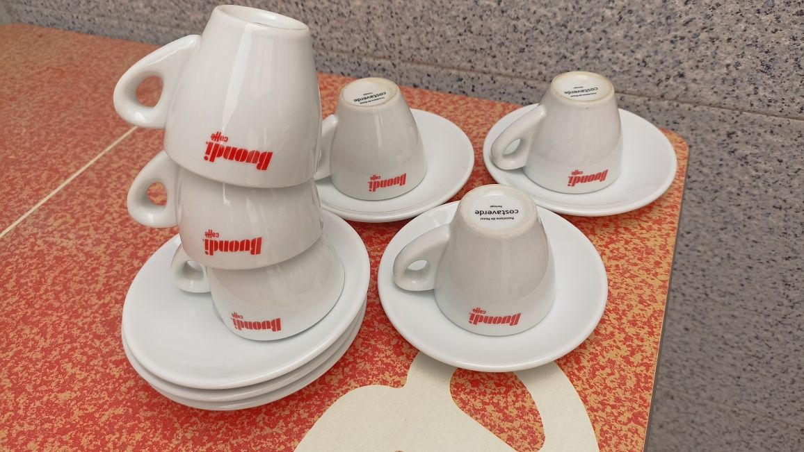 Chávenas Buondi de café novas