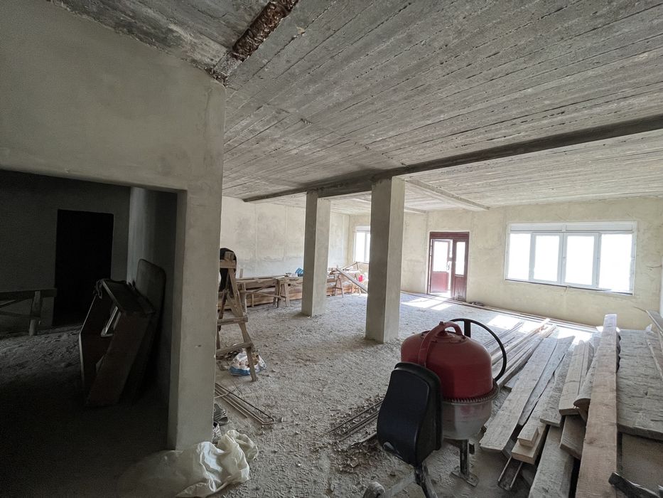 Продаж будівлі в центрі Яремче