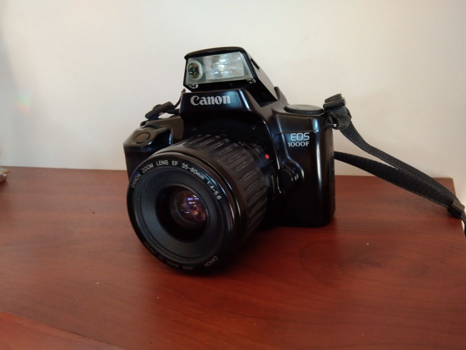 Aparat fotograficzny CANON EOS 1000 F