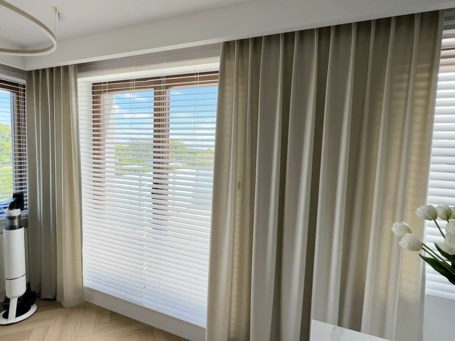 2 ŻALUZJE DREWNIANE - BIAŁE ( 5 cm ) (250cm x 94 cm)