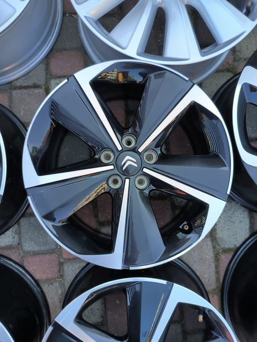 Felgi aluminiowe 17 Citroen C4 Picasso C5 Berlingo DS7 5x108
