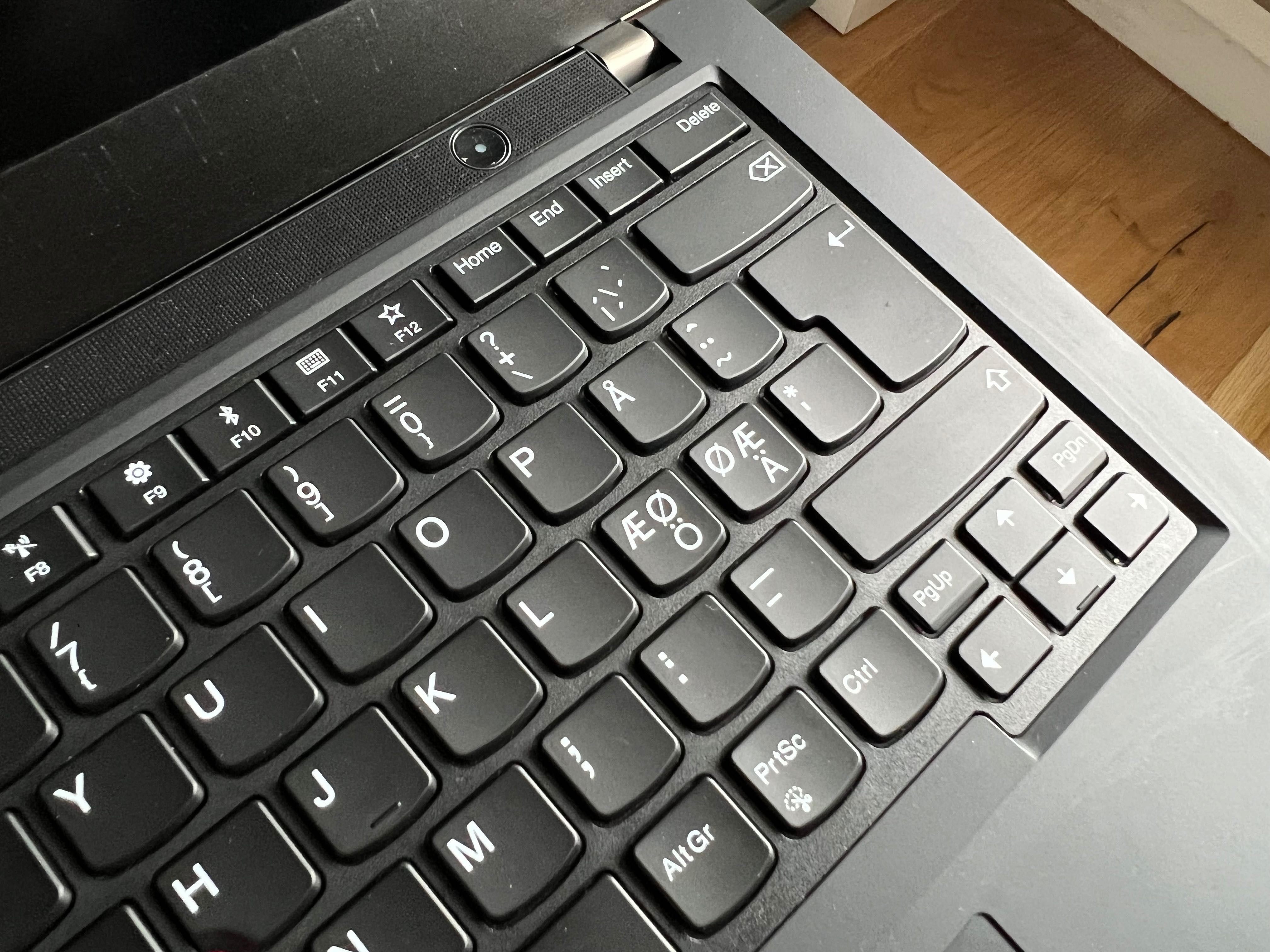 LENOVO THINKPAD T490 / I7-8665U / 32GB RAM / 512 NVME SSD / WIN 10 PRO