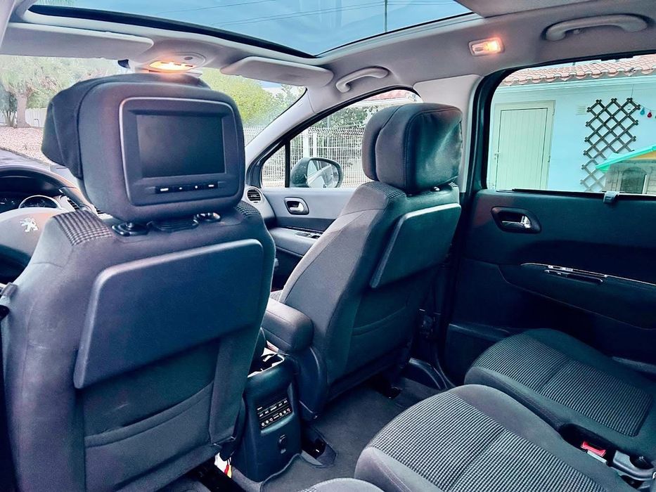 PEUGEOT 5008 1.6 Hdi Full Extras