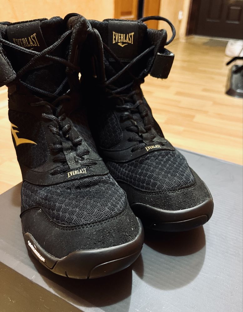 Продам боксерки Everlast 46 р.