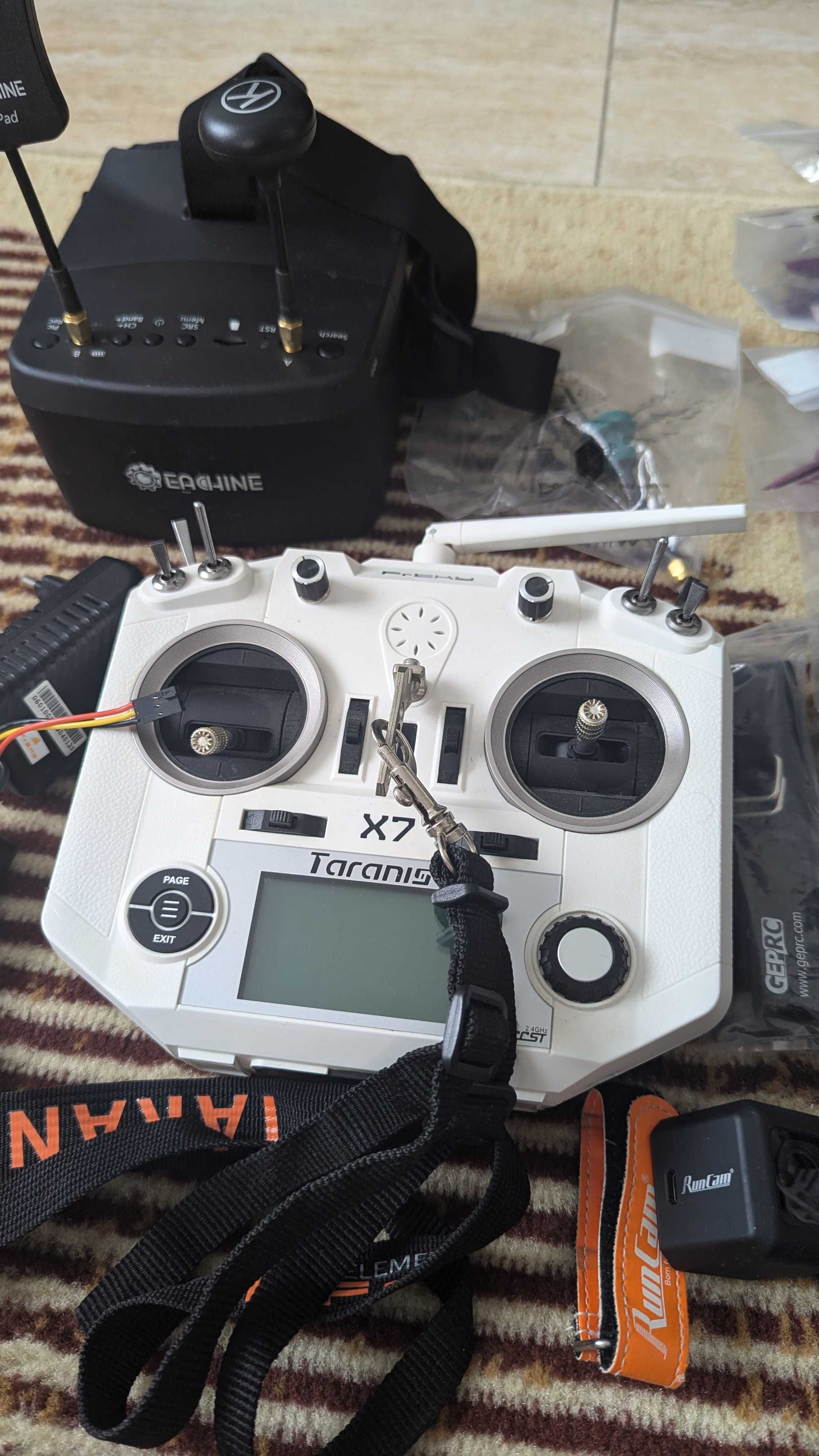 Zestaw FPV Gotowy do Lotu - Dron GEPRC, Taranis Q X7, RunCam 5