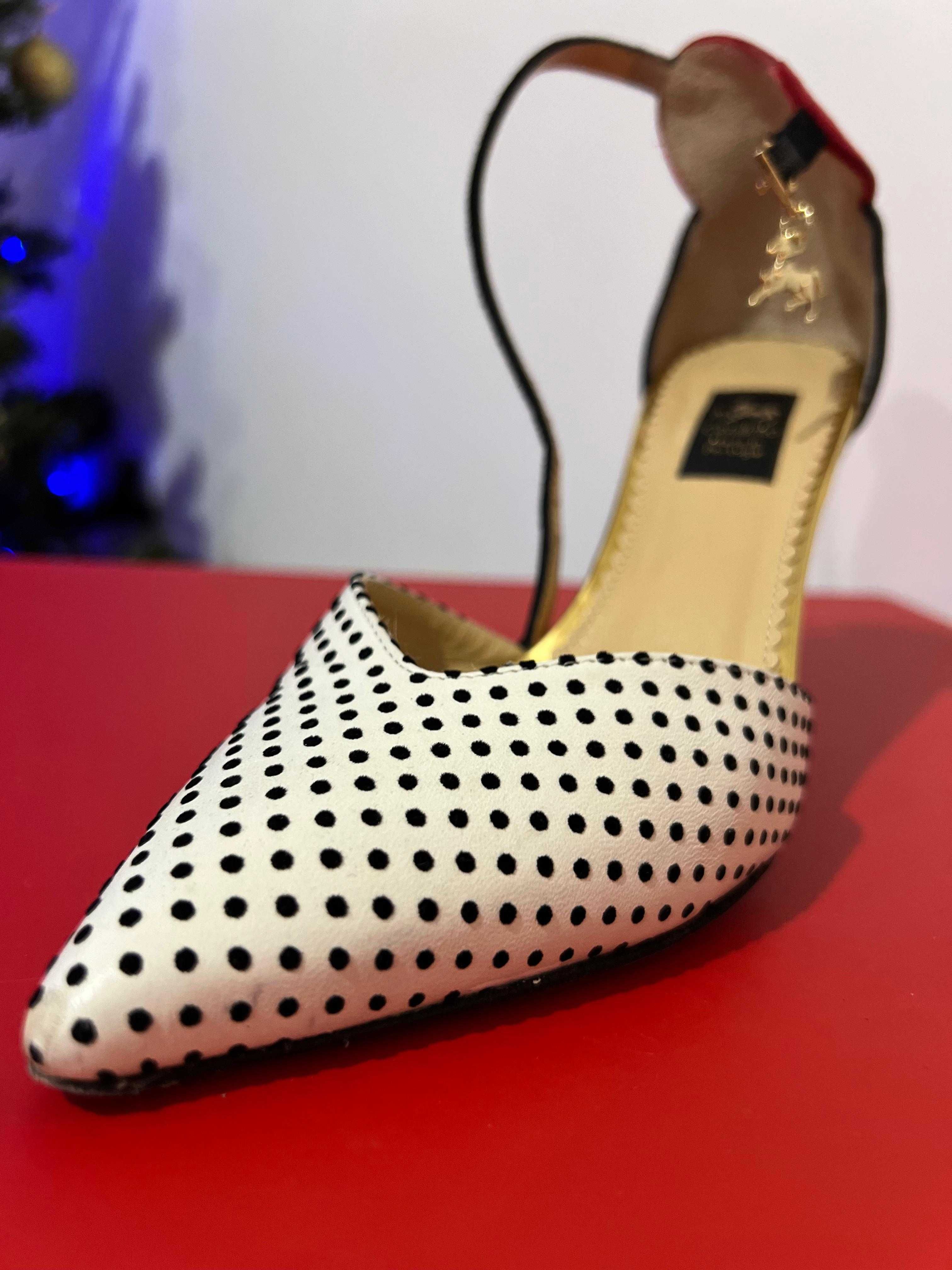 Sapatos Cavalinho Linha São Valentim