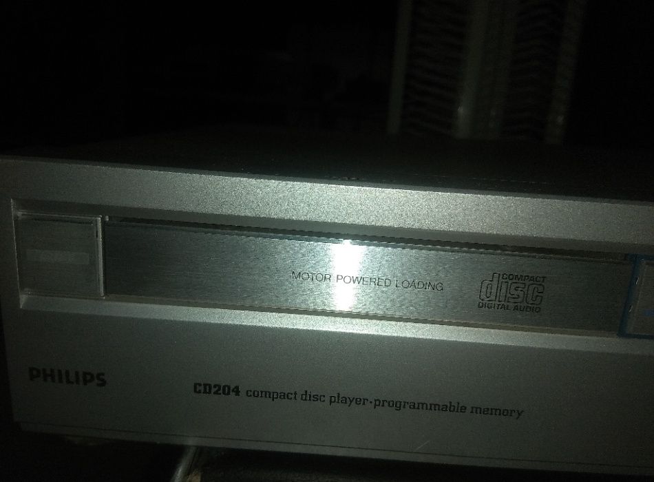 Продам Philips CD204