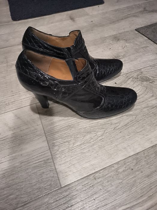 Туфли на каблуке лакерованые кожаные 1000 грн