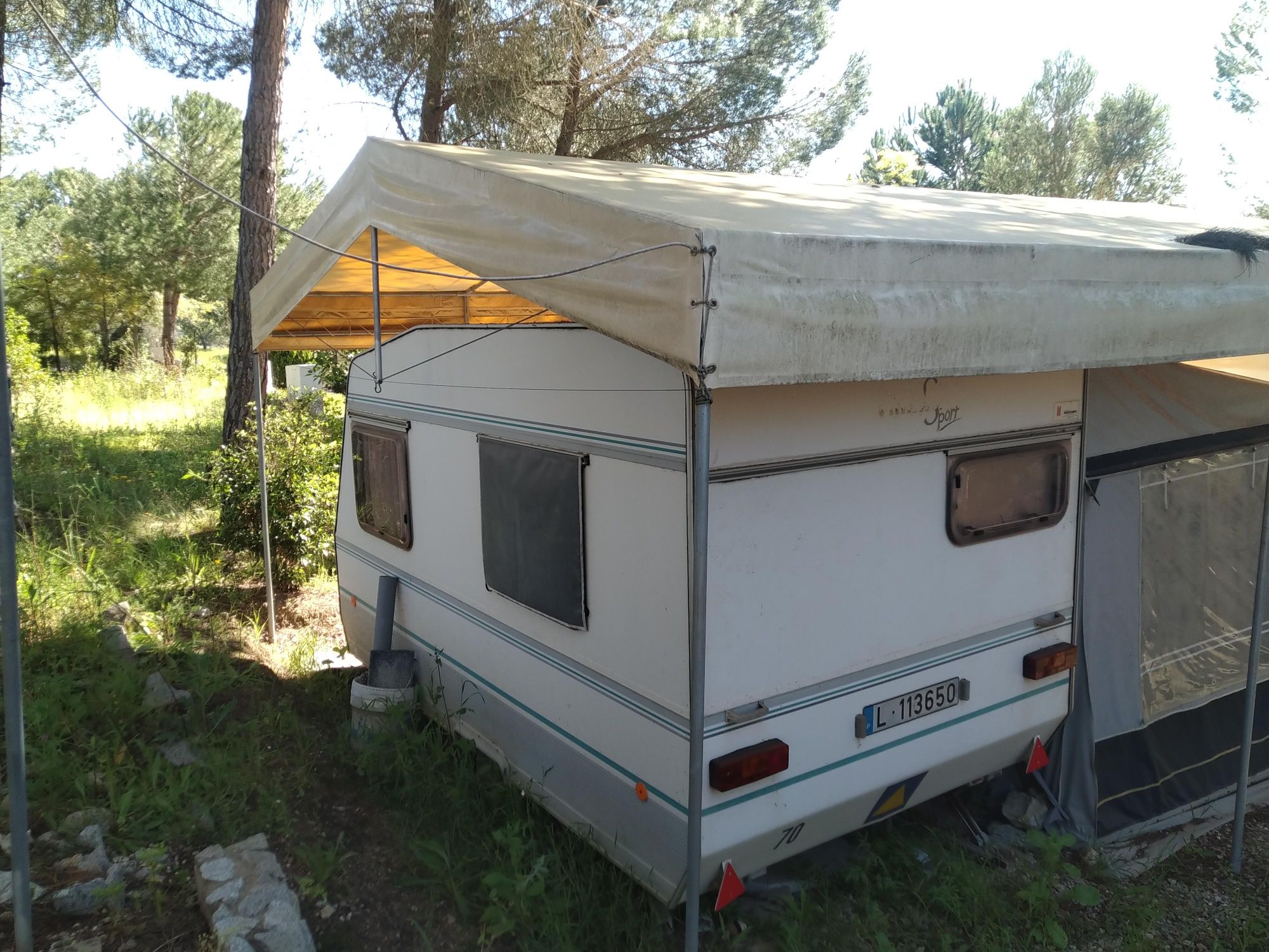 Caravana vimara com avançado, cozinha separada arem e cobertura