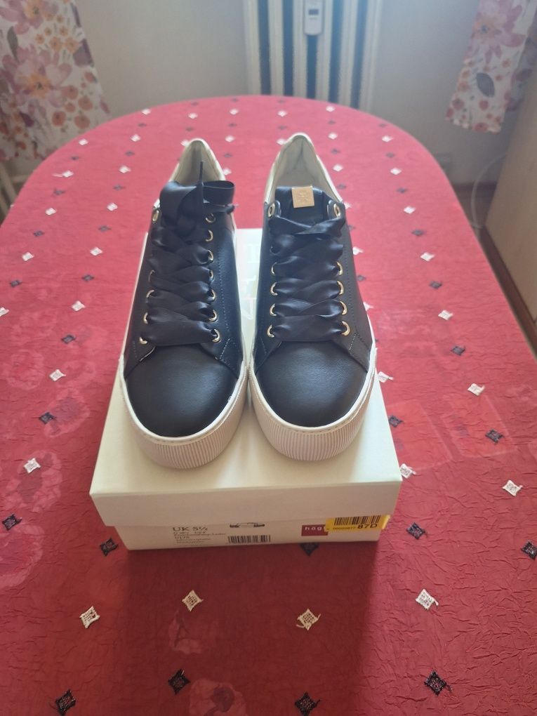 Buty Högl wykonane ze skóry
