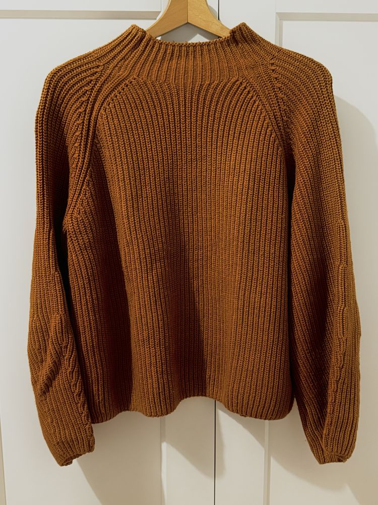 gruby brązowy sweter