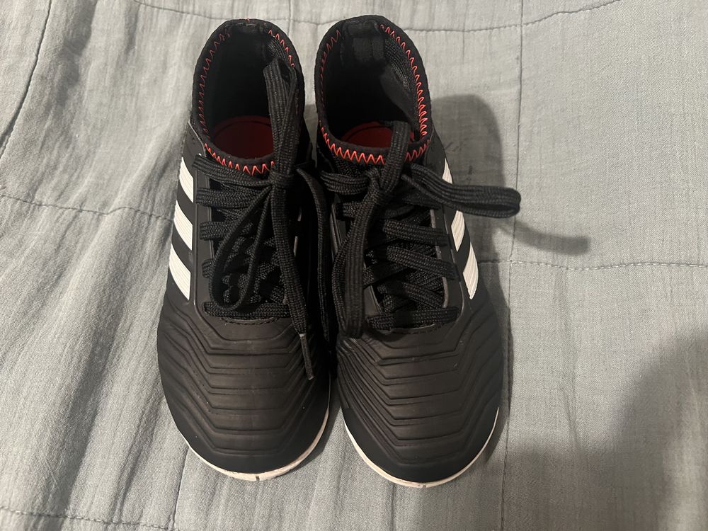 Buty piłkarskie halówki adidas Predator 28,5 (17cm)
