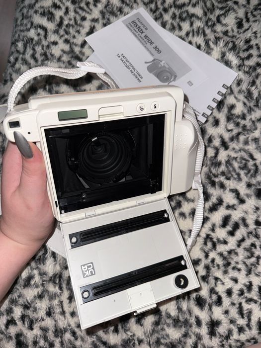 Фотокамера миттєвого друку Instax wide 300