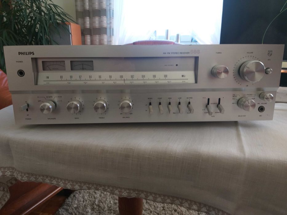 Amplituner Philips AH-686