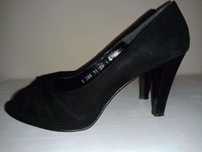 Czarne zamszowe buty, r.38