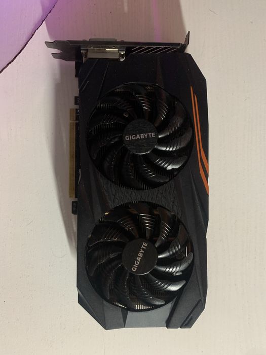 Відеокарта Gigabyte Aorus RX 580 8GB. Топова версія. Ігрова.