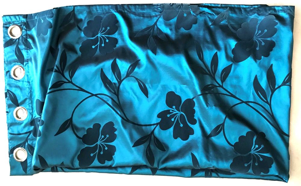 Cortinados tipo cetim azul com veludo preto