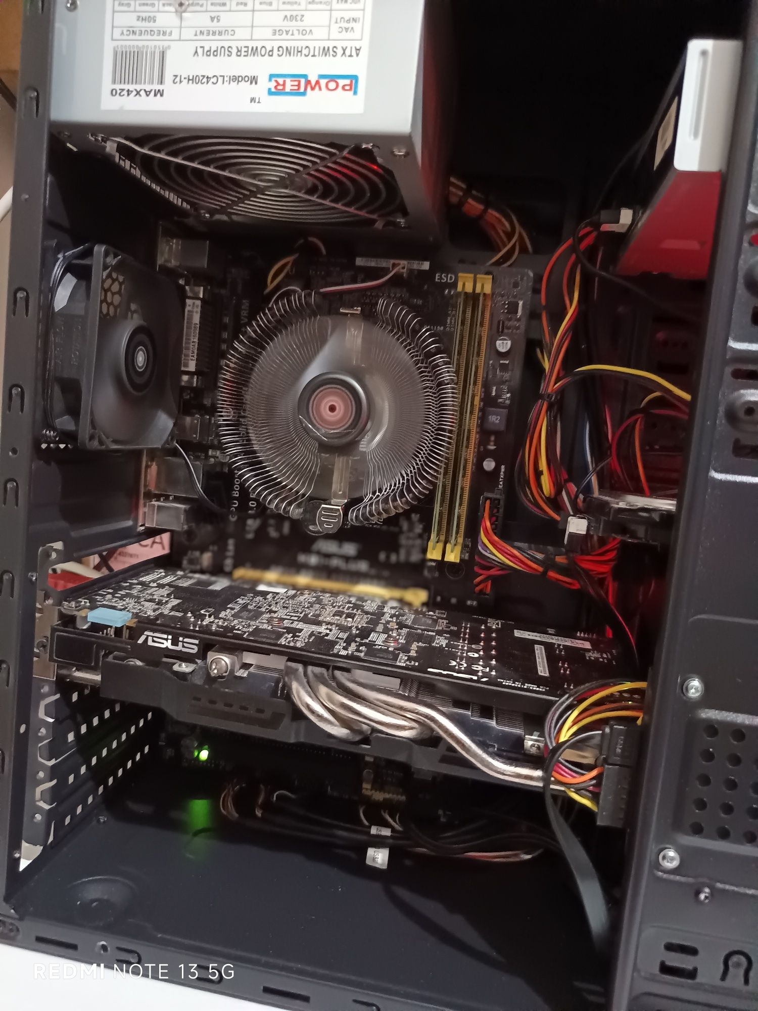 Desktop ASUS i5 4460 3.2 GHz
Motherboard ASUS H81 Plus
Processador i5
