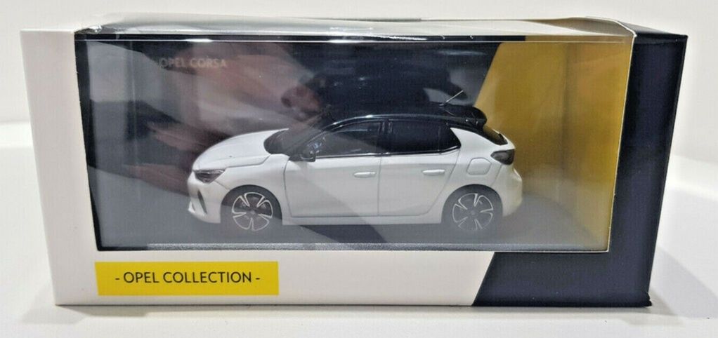 Modelik Opel Corsa f 1:43 Nowy nowa