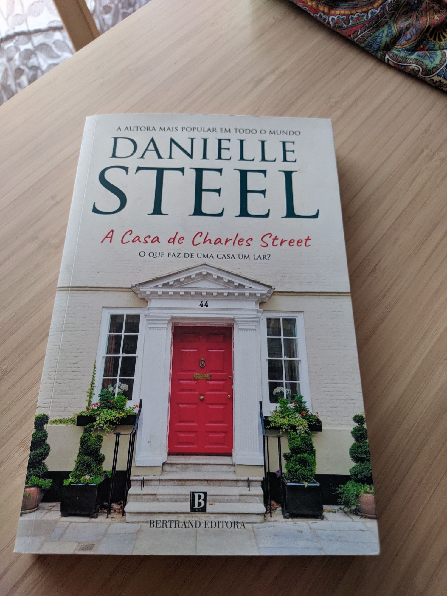 A Casa de Charles Street - Danielle Steel
14,94 €
Worten.pt
+2,