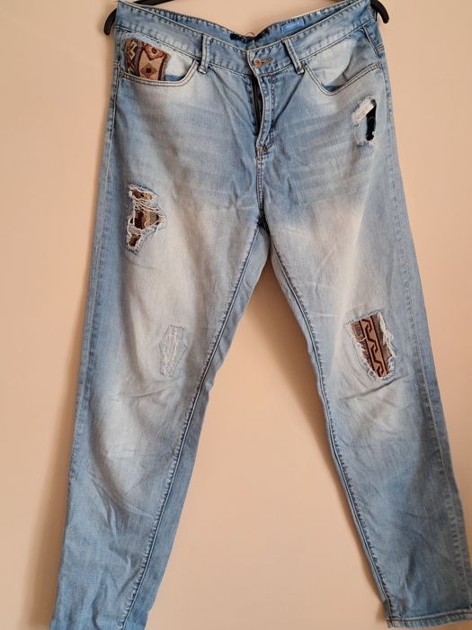 Jeansy boyfriendy Reserved