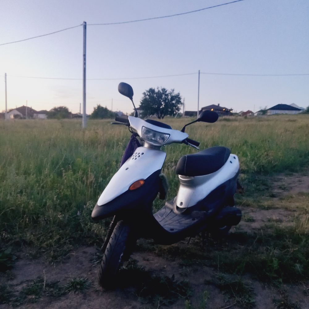 Продам скутер ямаха джог са 24
