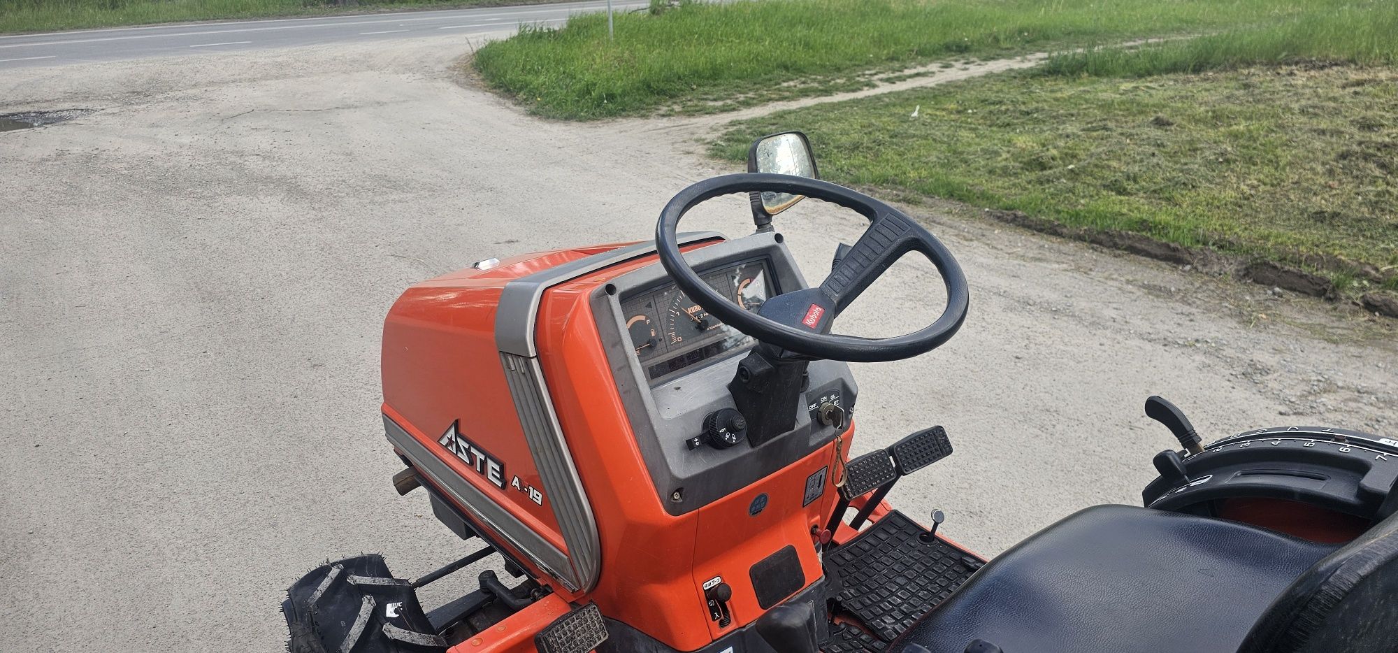 Японский Мінітрактор Трактор Kubota A 19