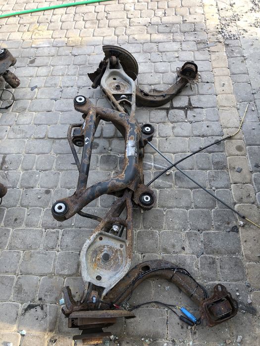 Wozek tyl tylny bmw e83 x3 sanki zawieszenie tylne