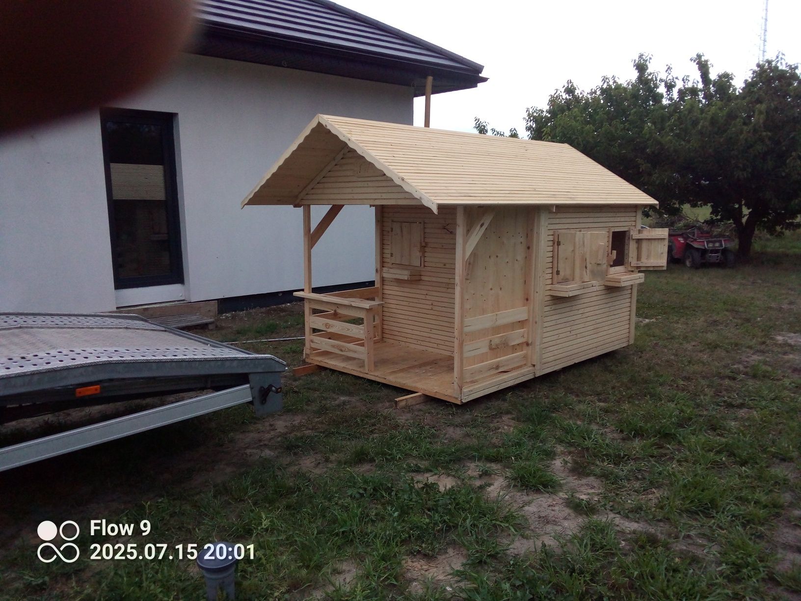 Domek drewniany dla dzieci