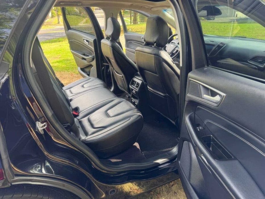 Ford Edge Titanium      2019