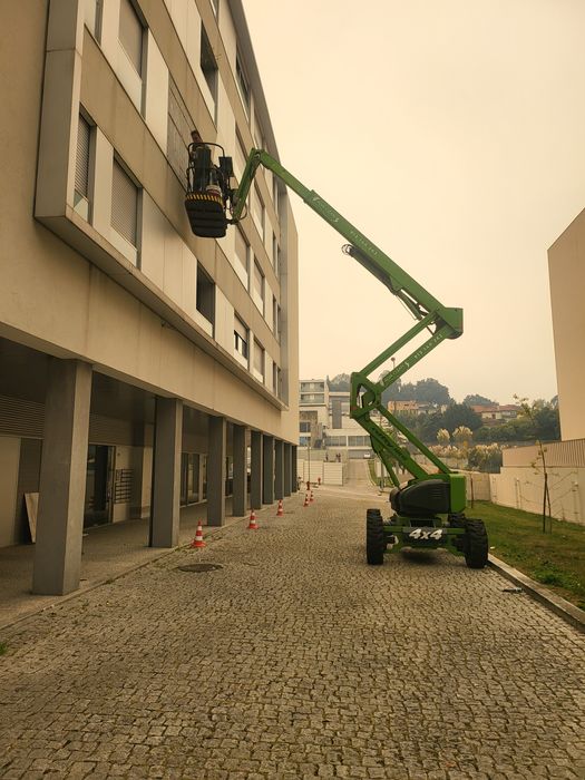 Maquina elevatória articulada niftylift H15 4x4