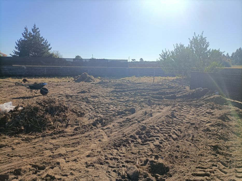 Terreno rústico com possibilidade de construção