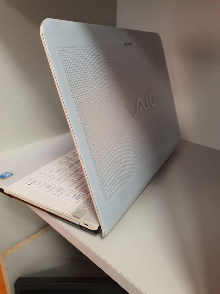 Laptop Sony vaio VPCEA1S1E