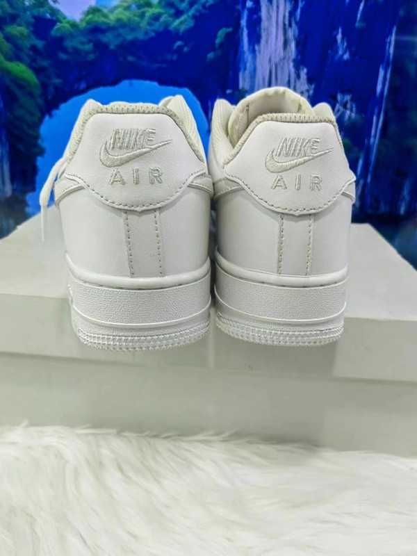 Iconic White on White Nike Air Force 1 Low ‘07 39