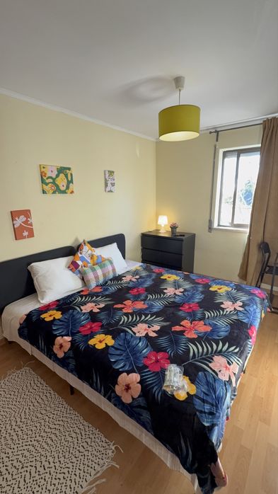 Quarto para casal em Queluz