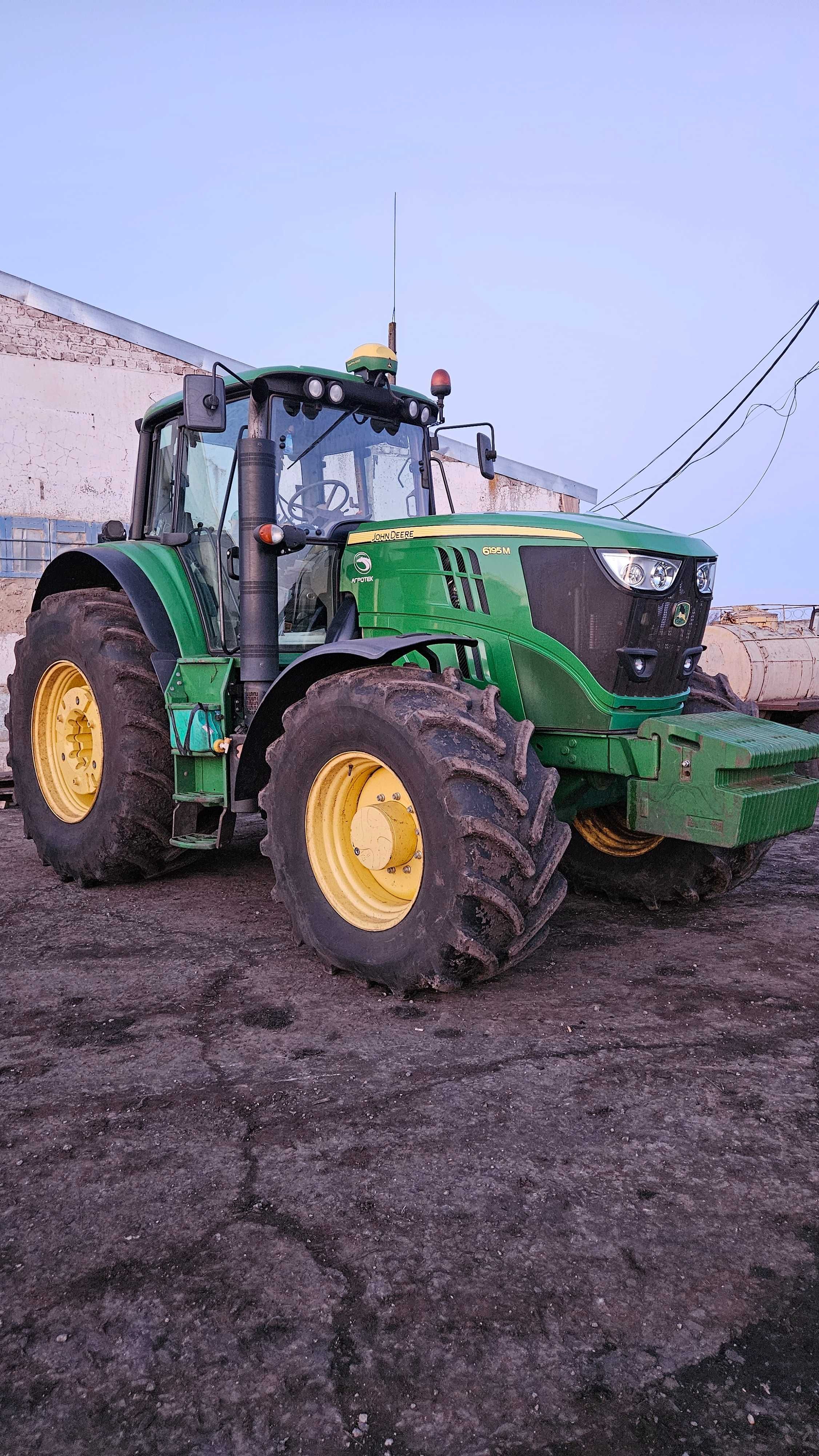 Трактор John deere 6195M 2017